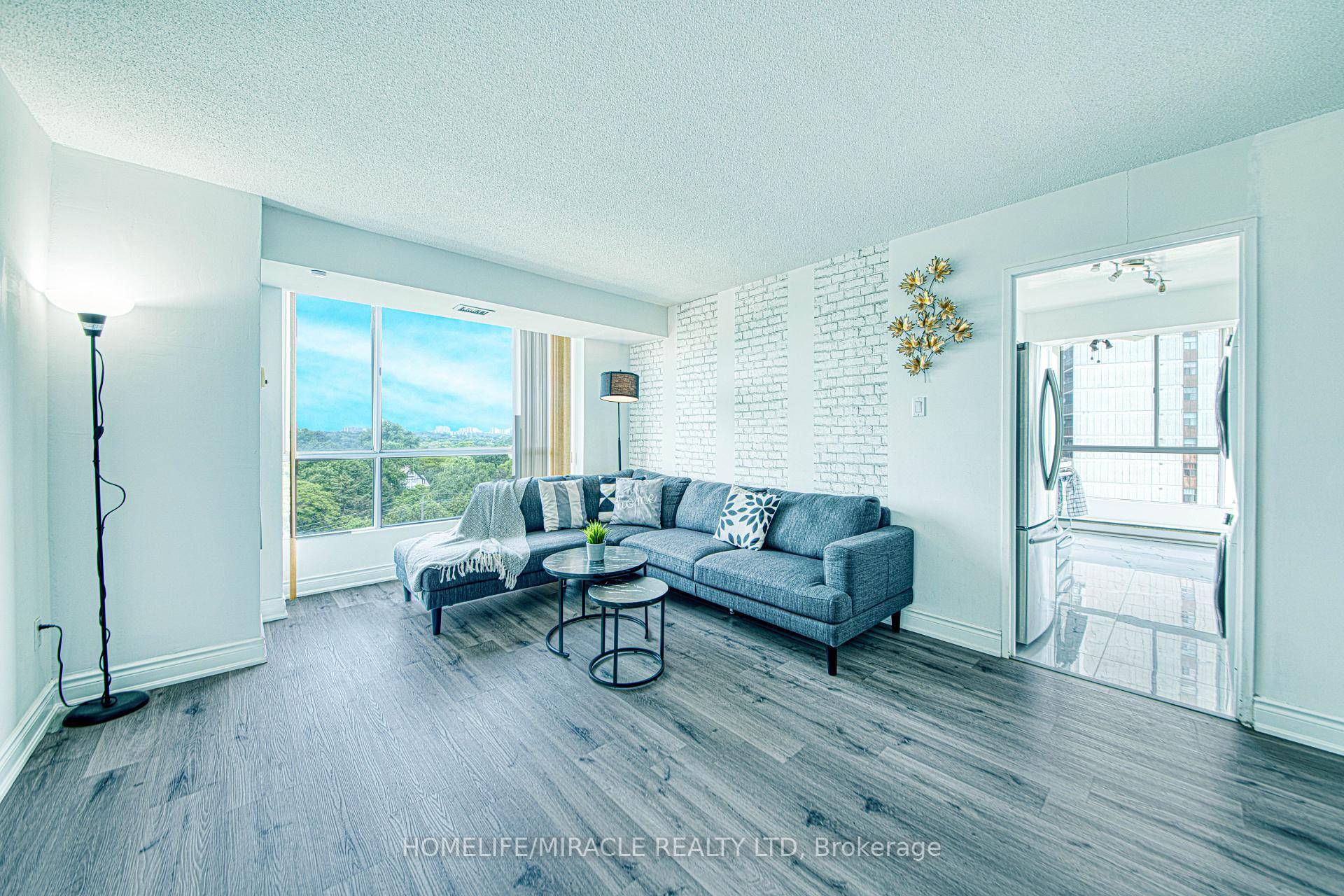 Bright amp ; Specious 2 Bed Den amp ; 2 full Washrooms With open Concept Living Dinning.