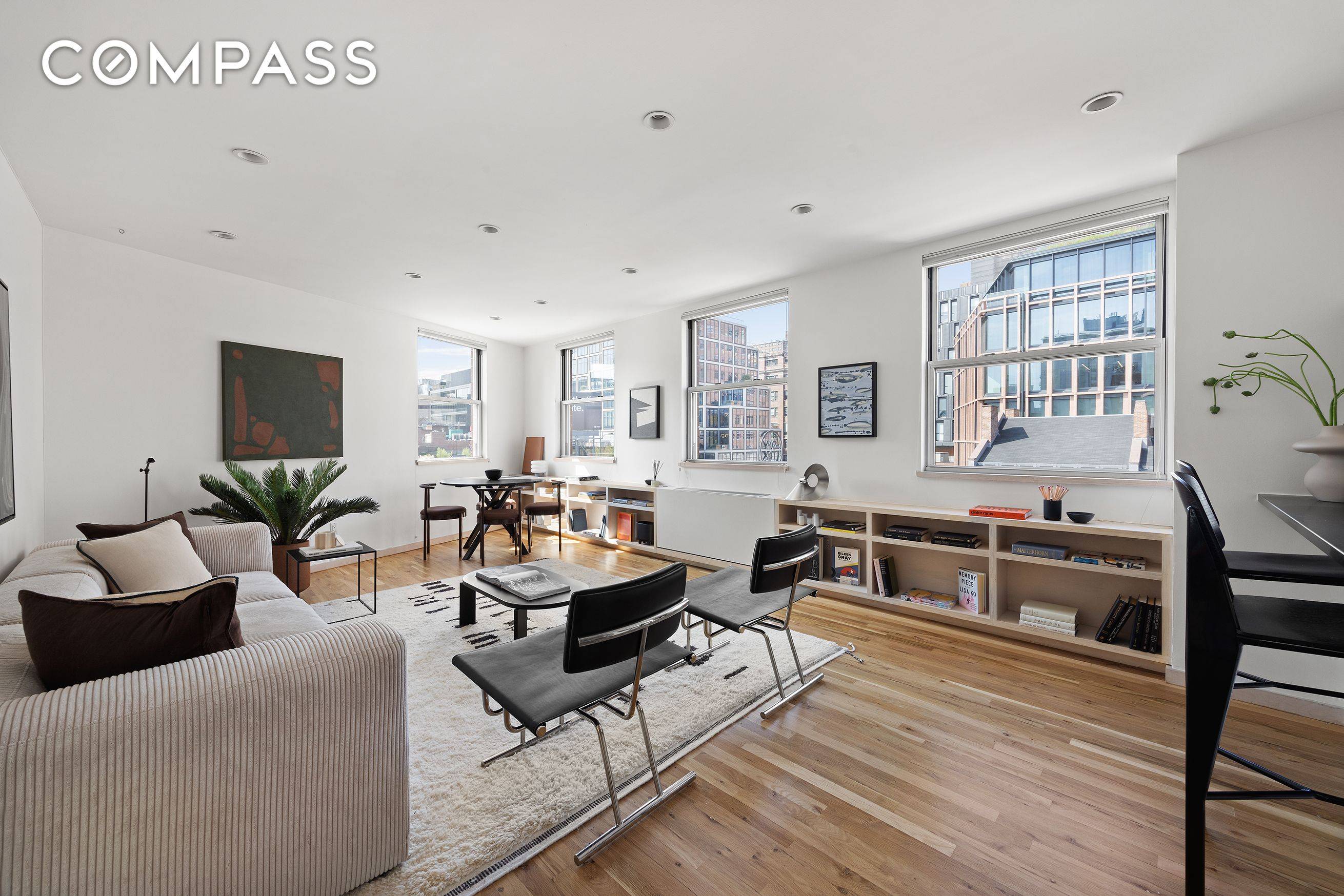 Located at the nexus of the West Village and Meatpacking District, this corner, one bedroom apartment features dynamic open city views and exceptional natural light.