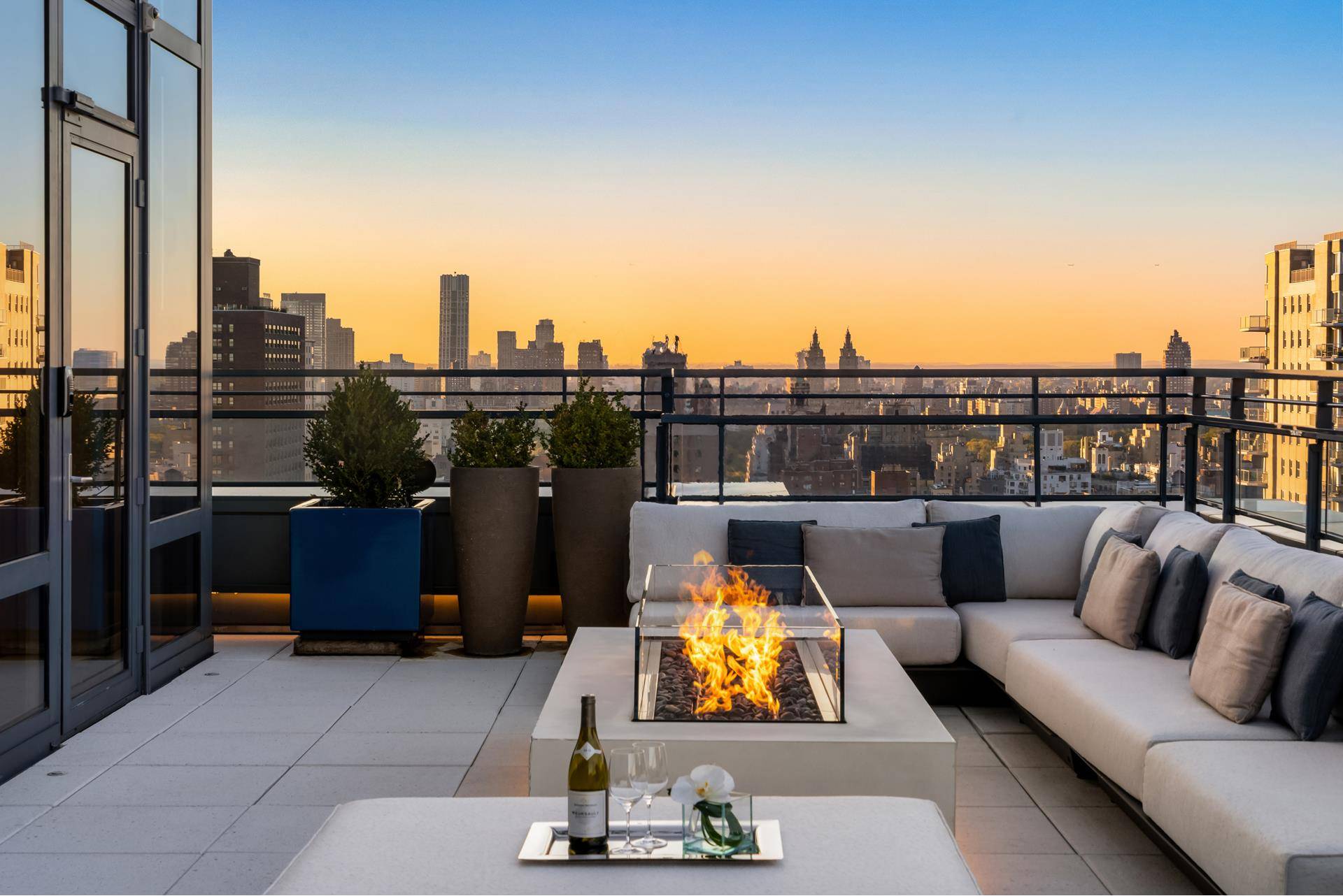 High Rise Apartments in Upper East Side For Sale