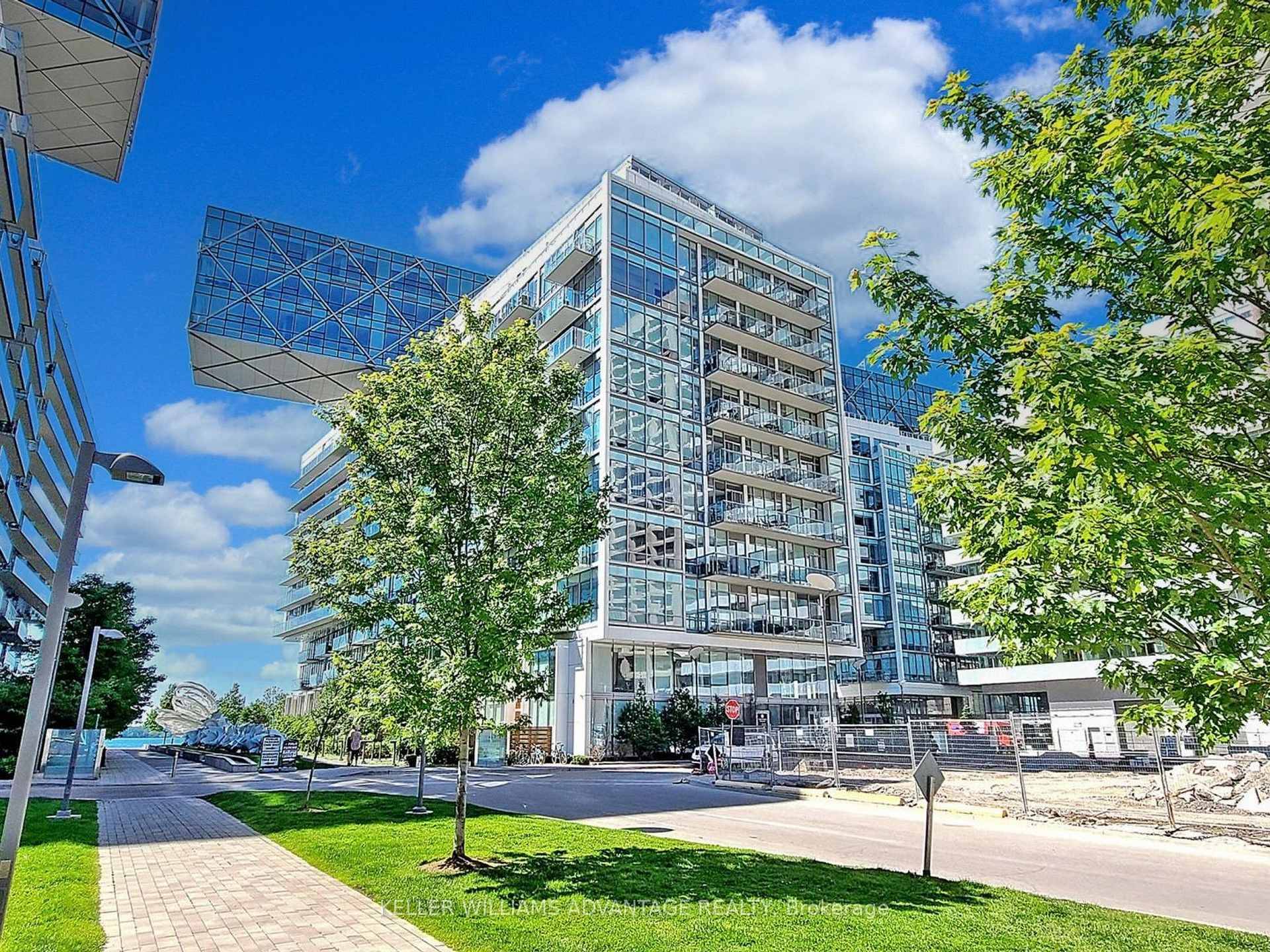The Lakeside Luxury Lifestyle is waiting for you !
