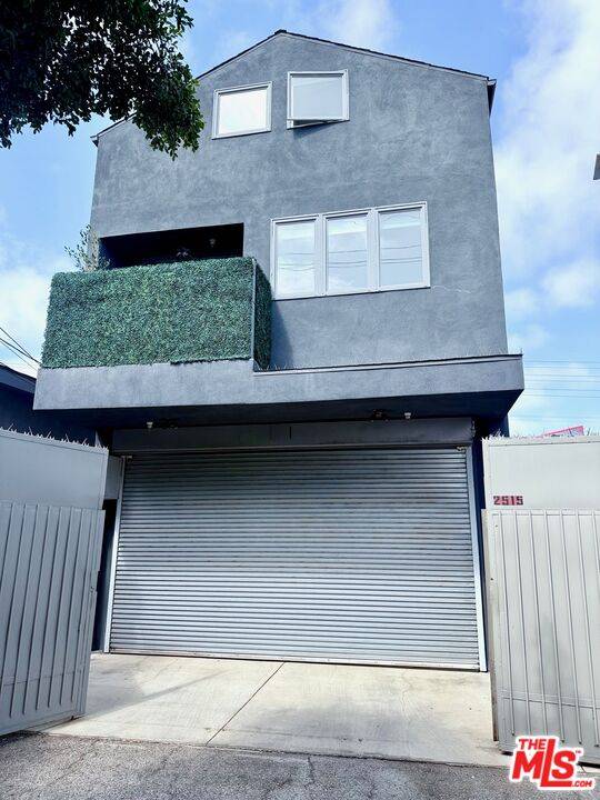 2513 Lincoln Blvd 3BR Marina Del Rey La