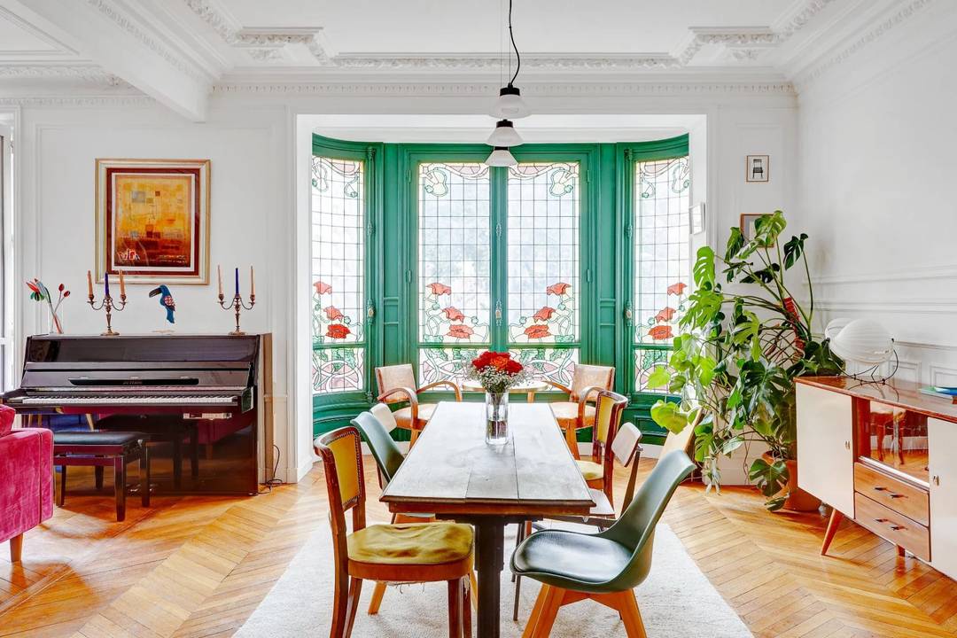 Élégance Haussmannienne : lumière, volumes et rénovation haut de gamme