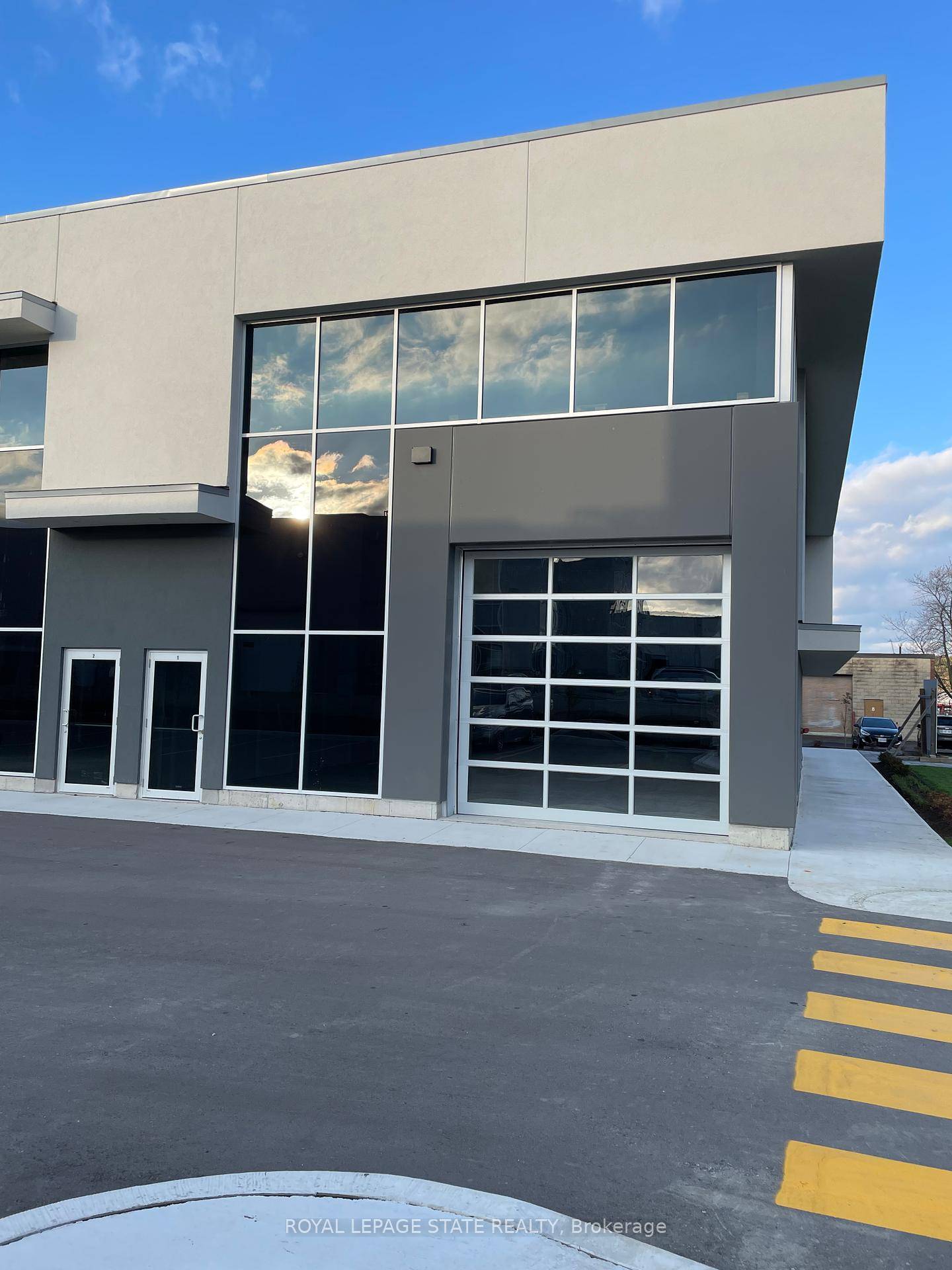 Newly built industrial unit approx 3, 000 sqft.