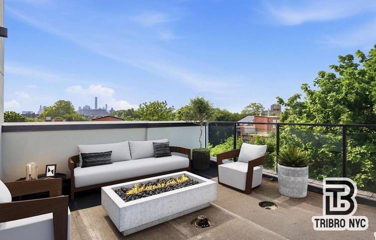 AMAZING, ONE OF A KIND, PENTHOUSE, 3 BEDROOMS BRAND NEW APARTMENT !