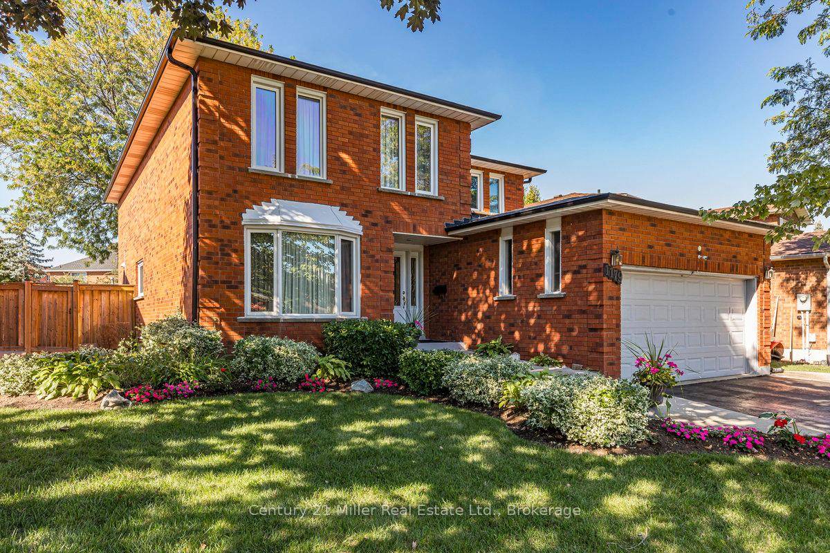 Elegant Home in Prestigious Glen Abbey on a Quiet, Family Friendly Street.