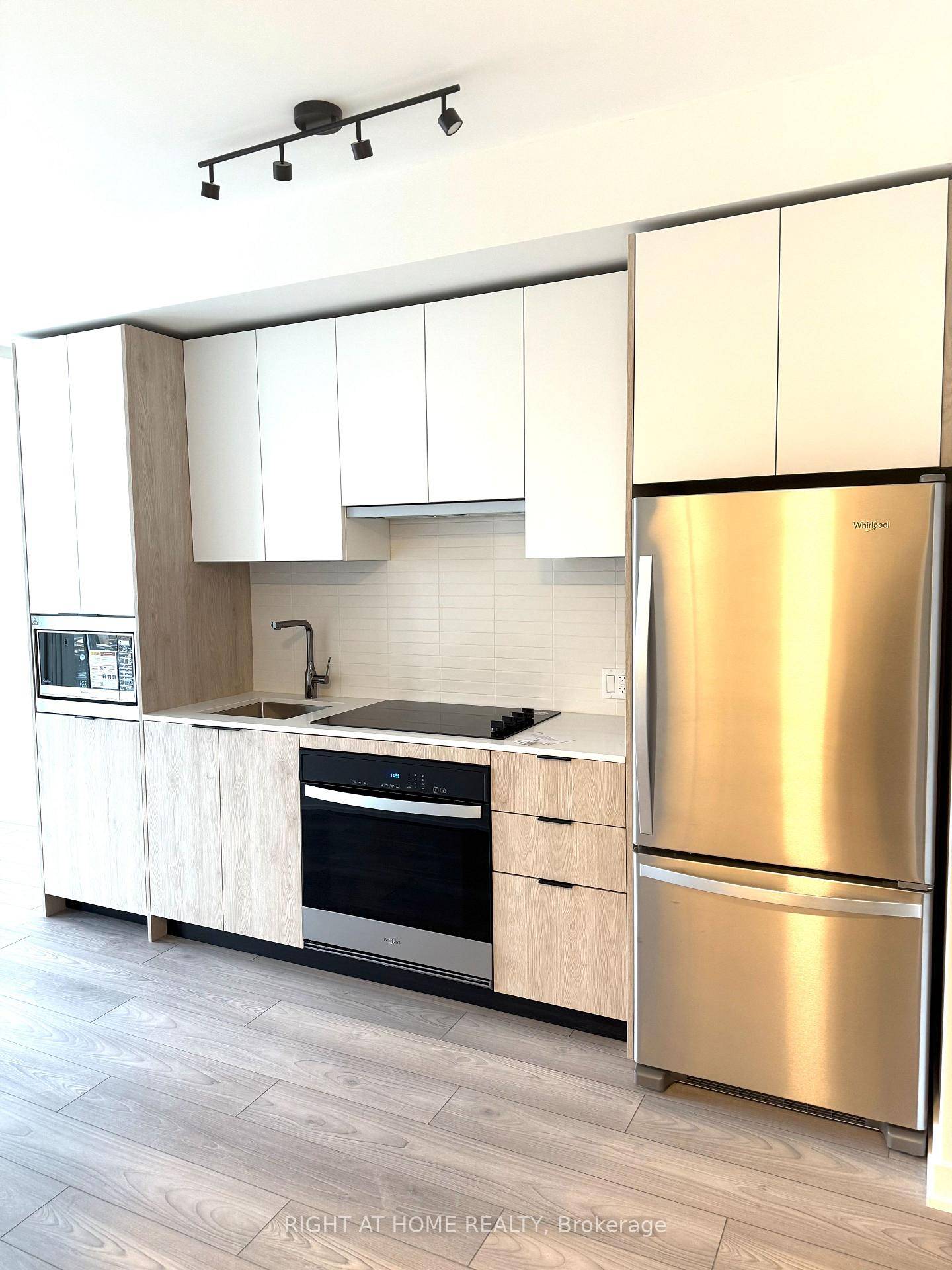 Live in style at Verge East !