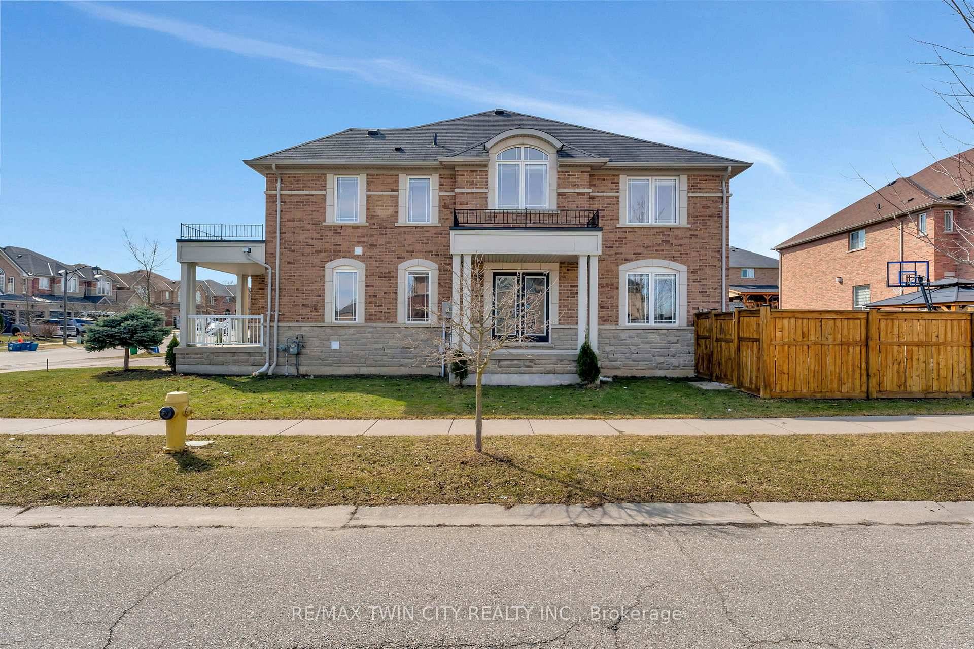 Stunning 4 1 bedroom, 4 bathroom corner lot home with finished basement and income potential in one of Brantford's most sought after family friendly neighbourhoods !