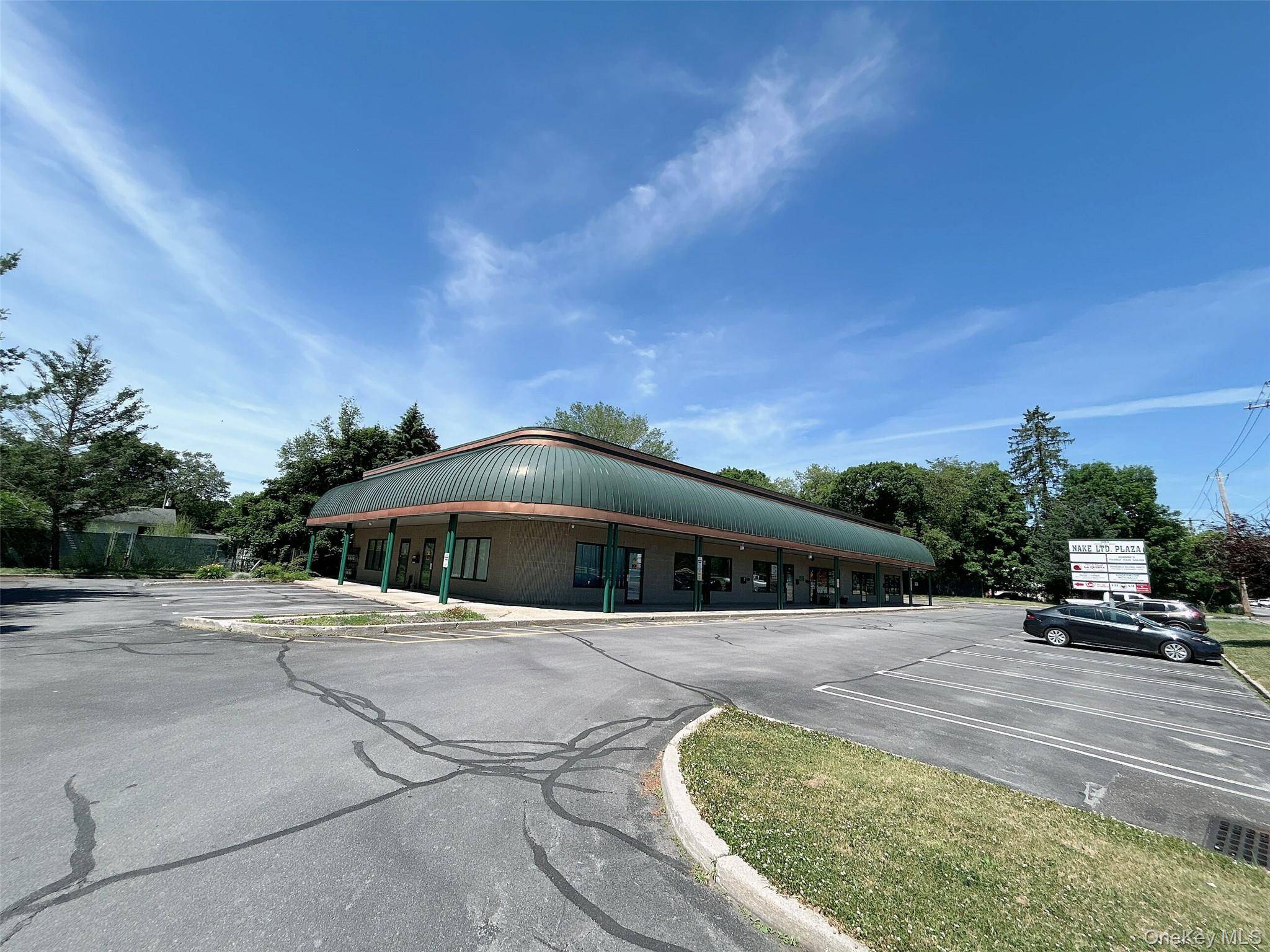 Discover an exceptional opportunity to lease a spacious unit in a thriving strip mall, previously home to a successful restaurant.