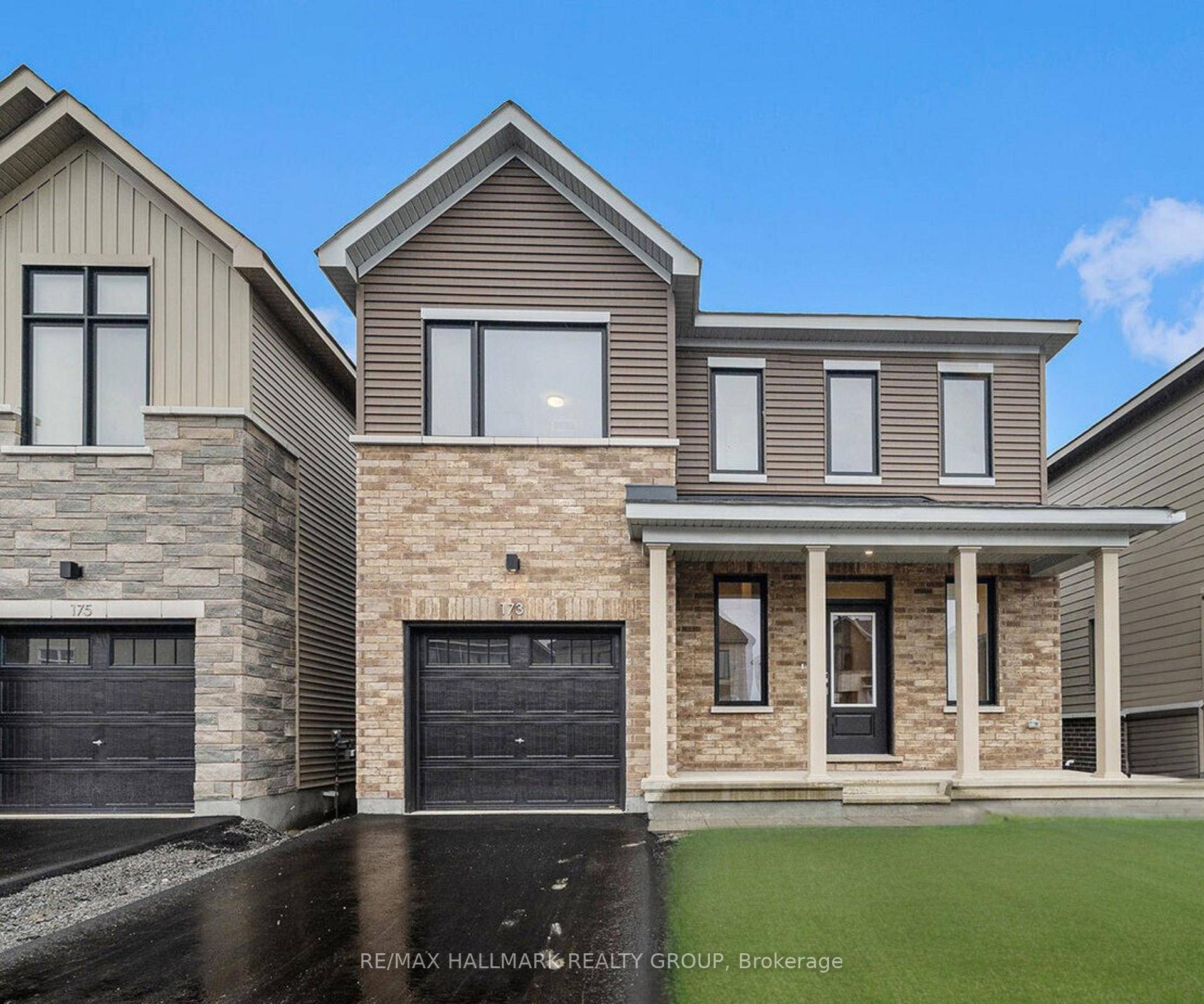 This bright and beautifully finished 5 bedroom home is located in one of Barrhaven's most sought after communities.