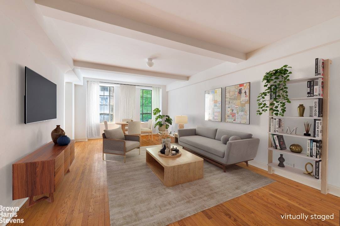Welcome to this architecturally designed alcove studio in the renowned Parc Vendome.
