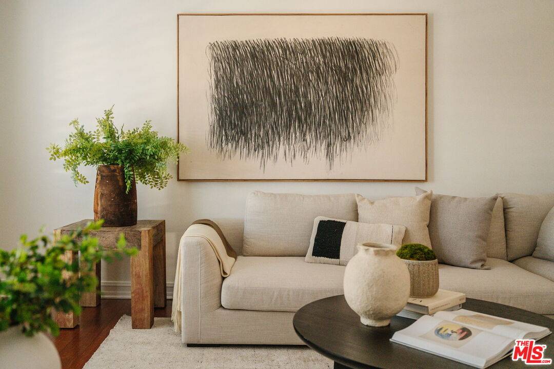 951   Granville Ave 3BR Brentwood La
