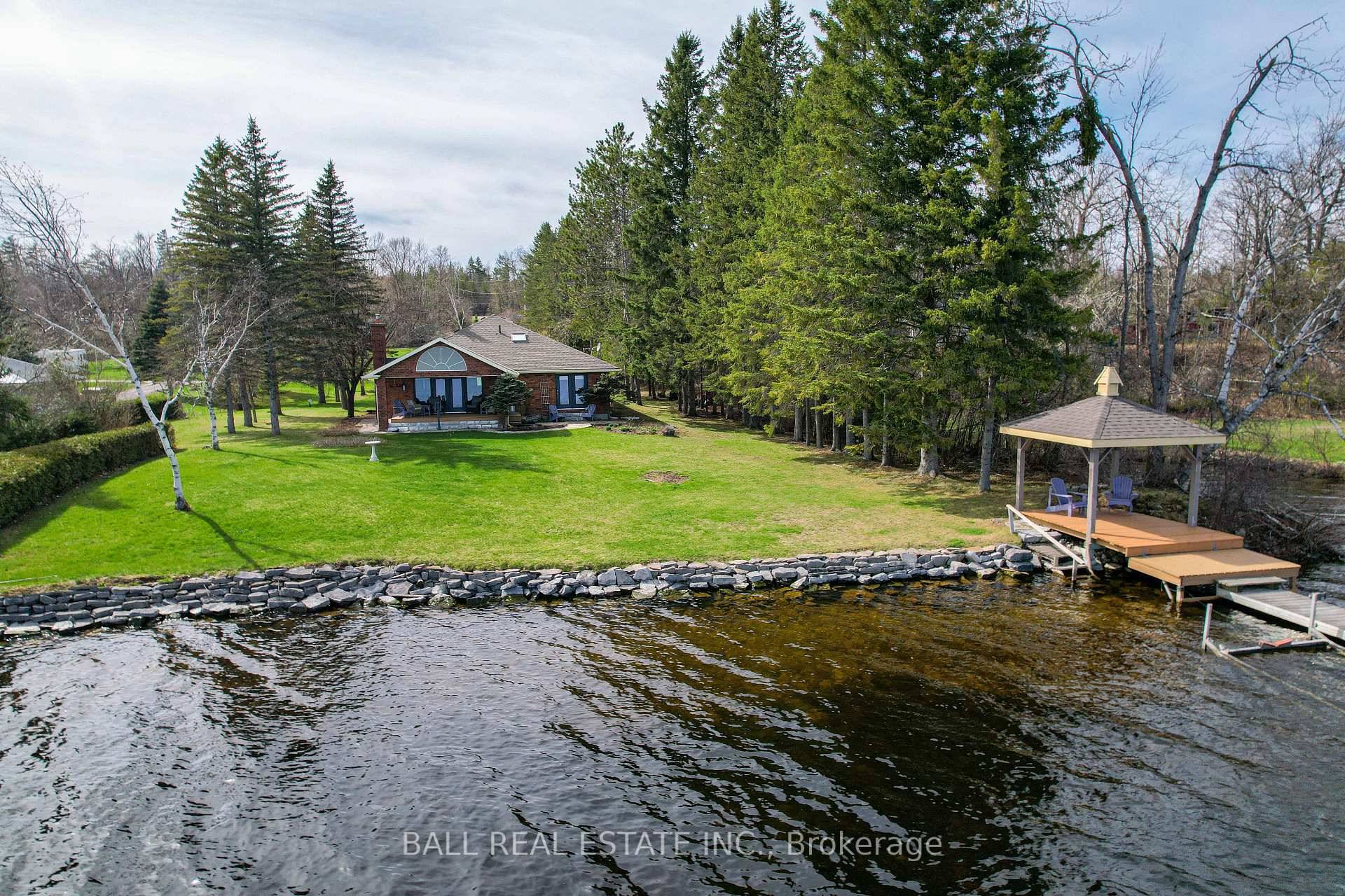 Welcome to Pigeon Lake located on the Trent Severn Waterway that is part of 5 lakes without locks !
