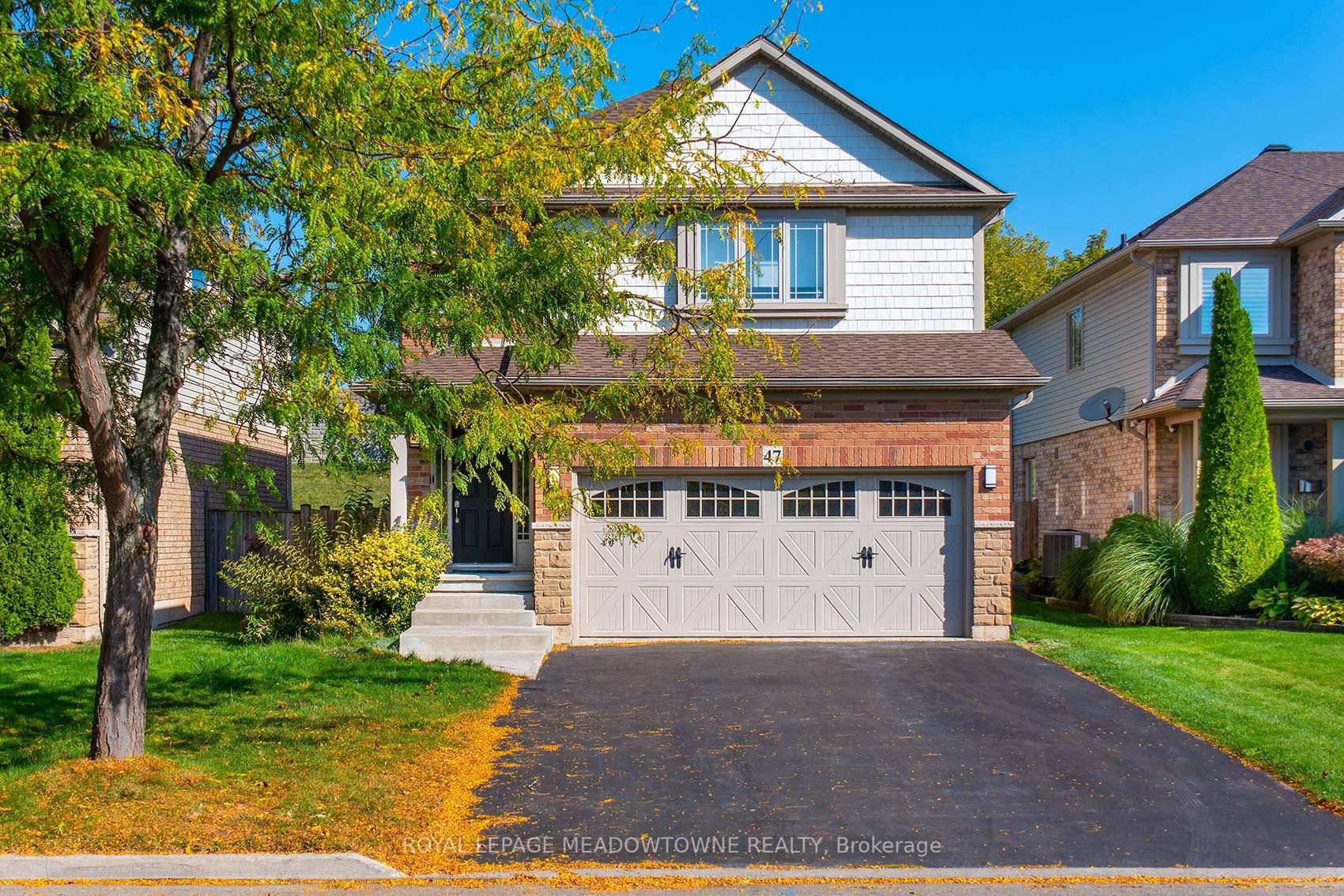Welcome to 47 Plum Tree Lane a beautifully maintained, Losani built detached home in a sought after, family friendly neighborhood !