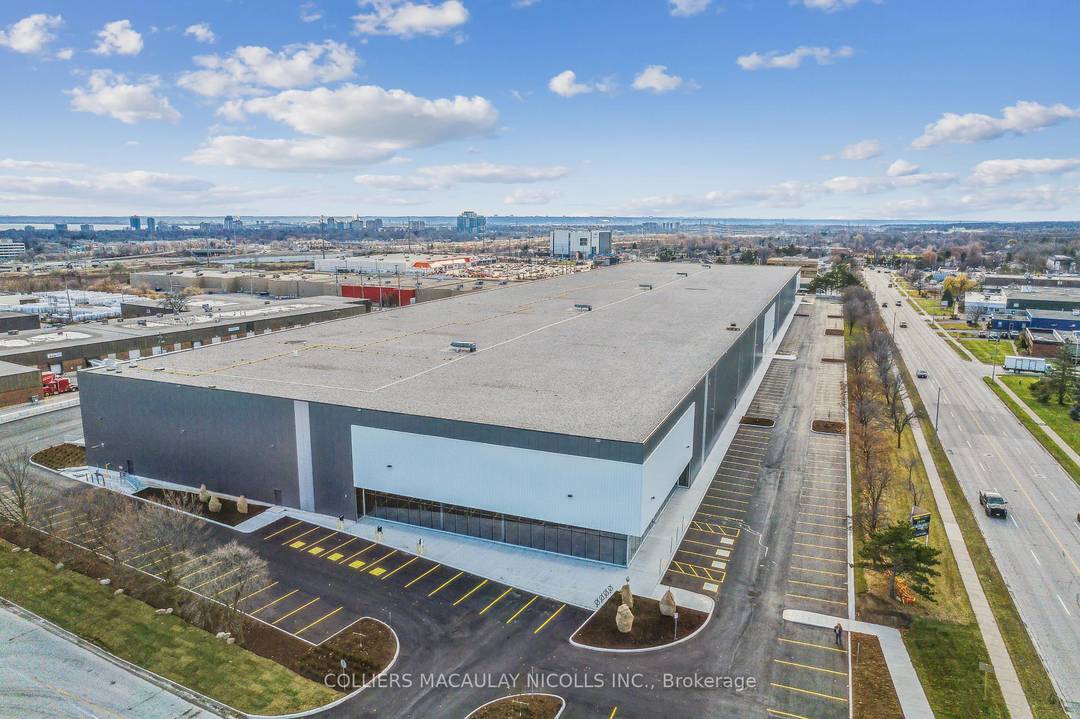 Ready for occupancy ! Introducing Burlington's up and coming state of the art distribution centre in Canada's innovation corridor ; 3100 Mainway.