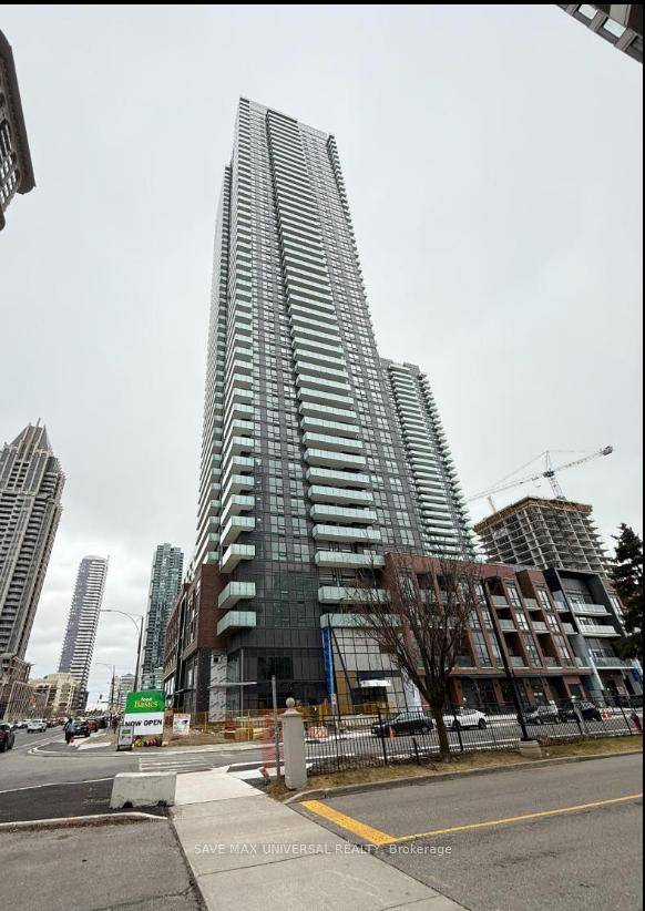 Welcome to this stylish 2 bedroom, 2 bath residence in the heart of Mississauga's City Centre.
