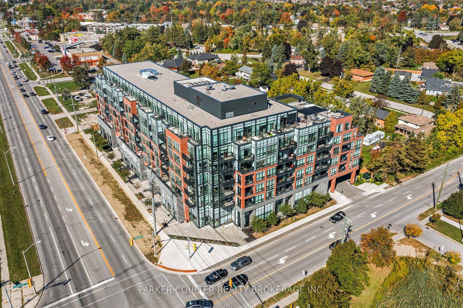 This stylish 1 bedroom den condo is located on the ground floor of a high quality condo building known for its modern design and solid construction, no need to worry ...