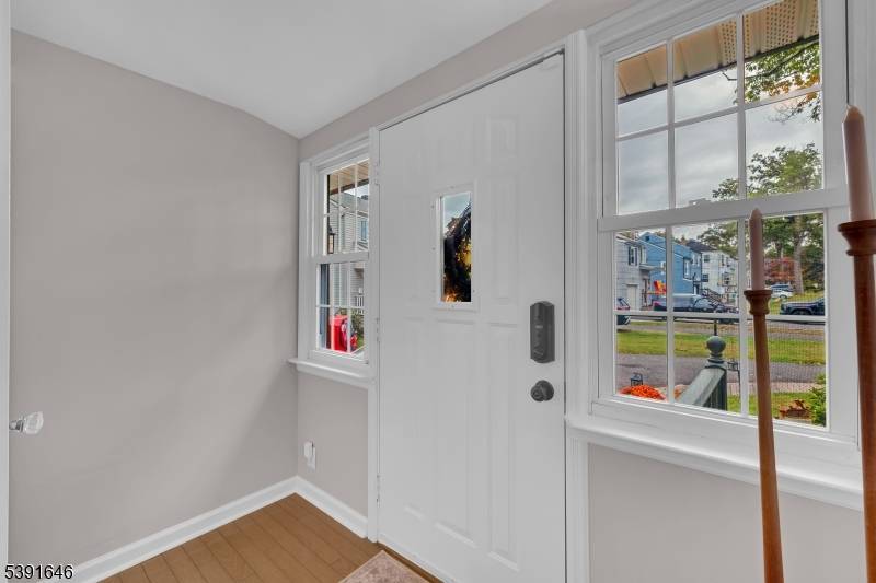 Welcome to this beautiful and inviting home, perfect for comfortable living and entertaining.