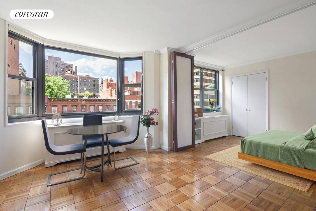 Elevated above the treetops, this serene two bedroom home offers soft morning light, open sky views, and a sense of calm on a quiet, tree lined block.