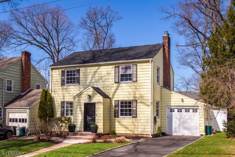 Picture perfect Laning gem !