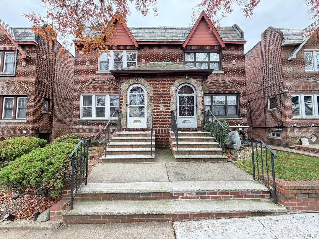 Great Location in the Heart of Bayside !