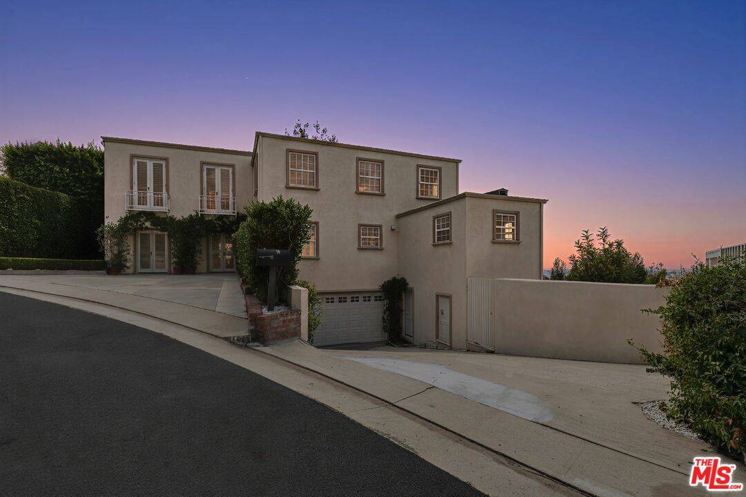 1344 Belfast Dr 4BR Sunset Strip La
