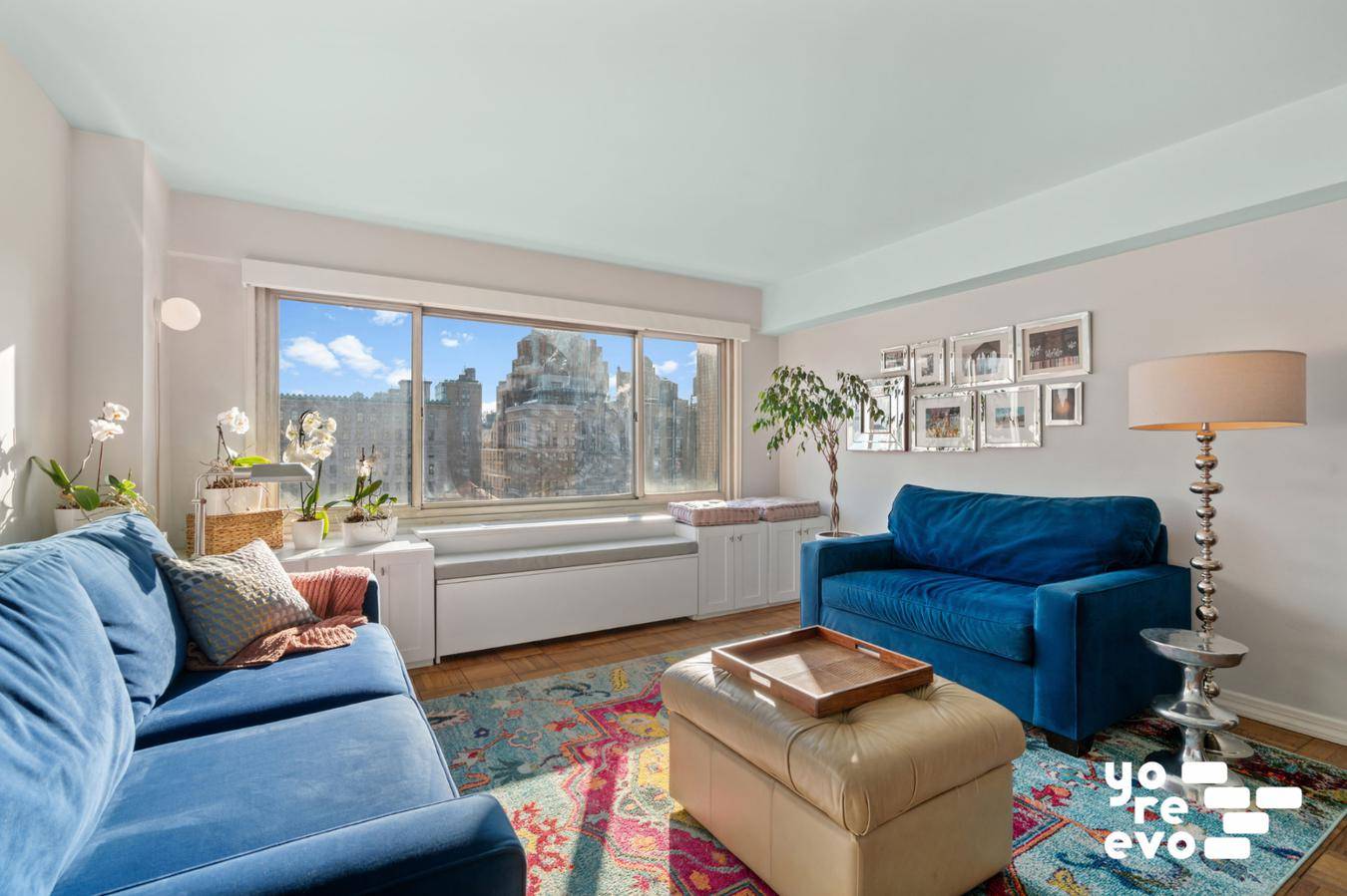 Welcome to apartment 18H at 60 Riverside Drive, an ideal high floor studio with commanding skyline views located along the waterfront of the Upper West Side.