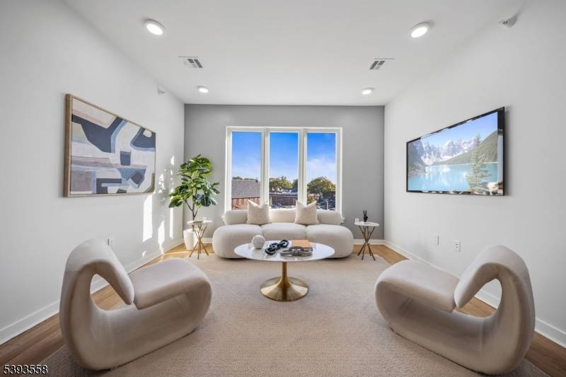 Welcome to 37 Farrand Street a boutique collection of newly constructed condominiums showcasing exceptional craftsmanship, sleek design, and thoughtful detail.