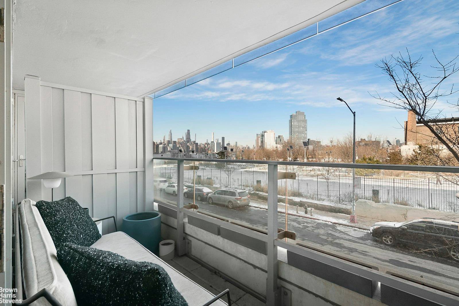 Luxury 1 Bedroom Home Office w River Front Park Views Take in expansive Manhattan, East River and Marsha P.