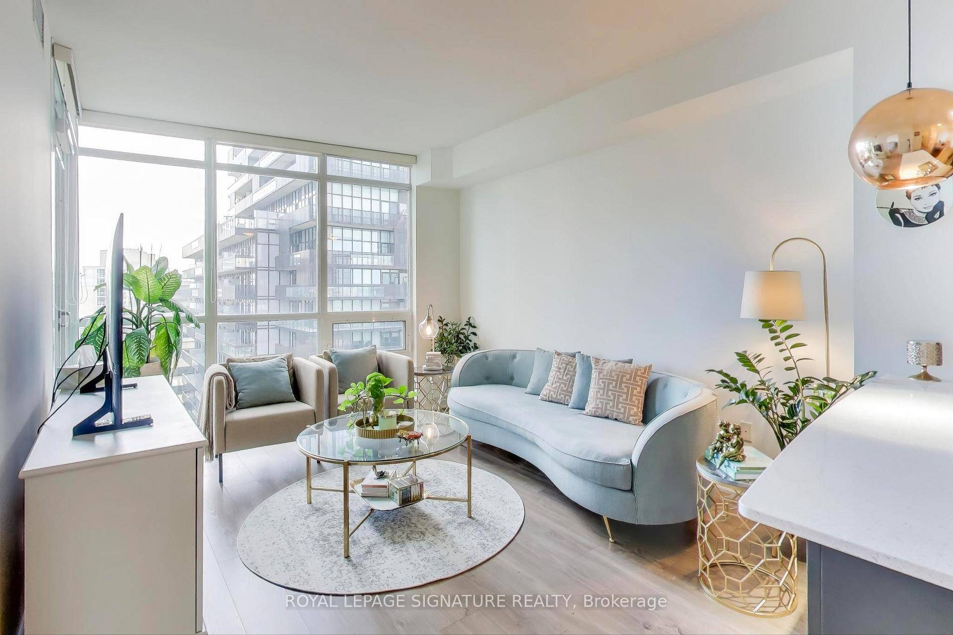 Welcome to 30 Roe, just steps away from the bustling activity at Yonge amp ; Eglinton.