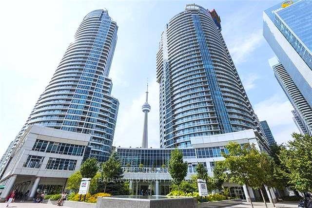 Waterclub Luxury Harbour Front Condo With Fabulous Lakeview Lease Includes One Parking and One Locker