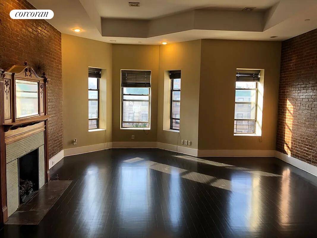 This beautiful pre war spacious Duplex Condominium, PH level, is located in the Sugar Hill Historic District.