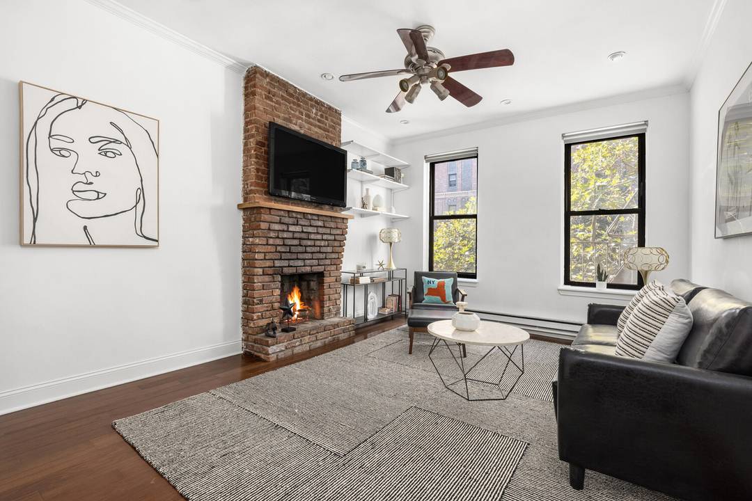 Chic amp ; Cozy Pre War 1BR in Prime Chelsea, right by the High Line.
