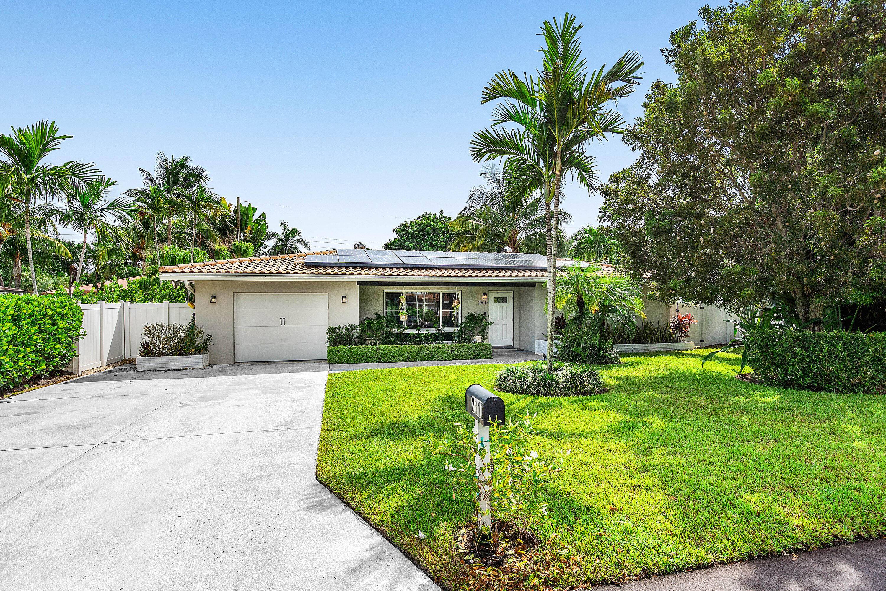 Welcome home to 2810 SW 5th Street, located within East Boynton Beach's most desirable no HOA community ; the Chapel Hill neighborhood.