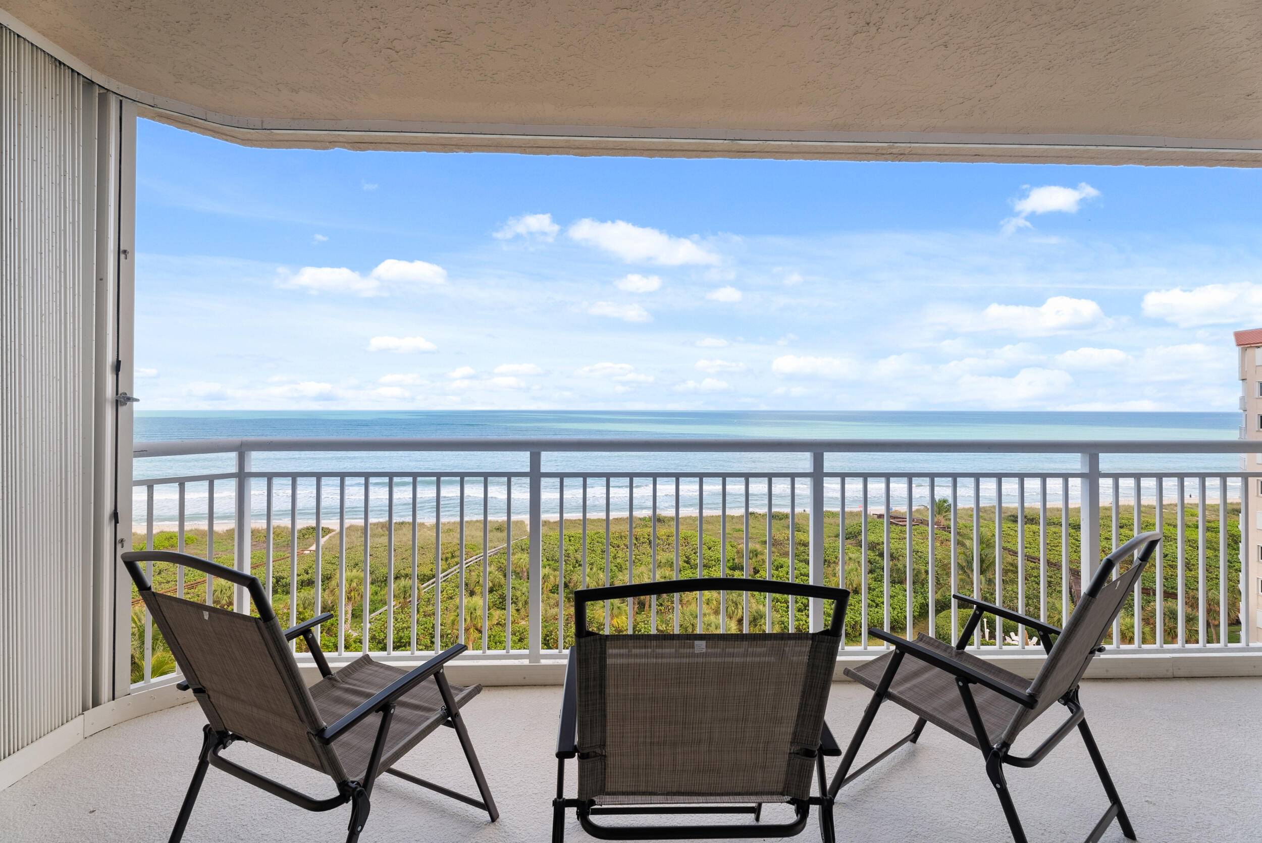 Escape to paradise in this 9th floor condo located in the sought after Hibiscus by the Sea community on Florida's Treasure Coast.