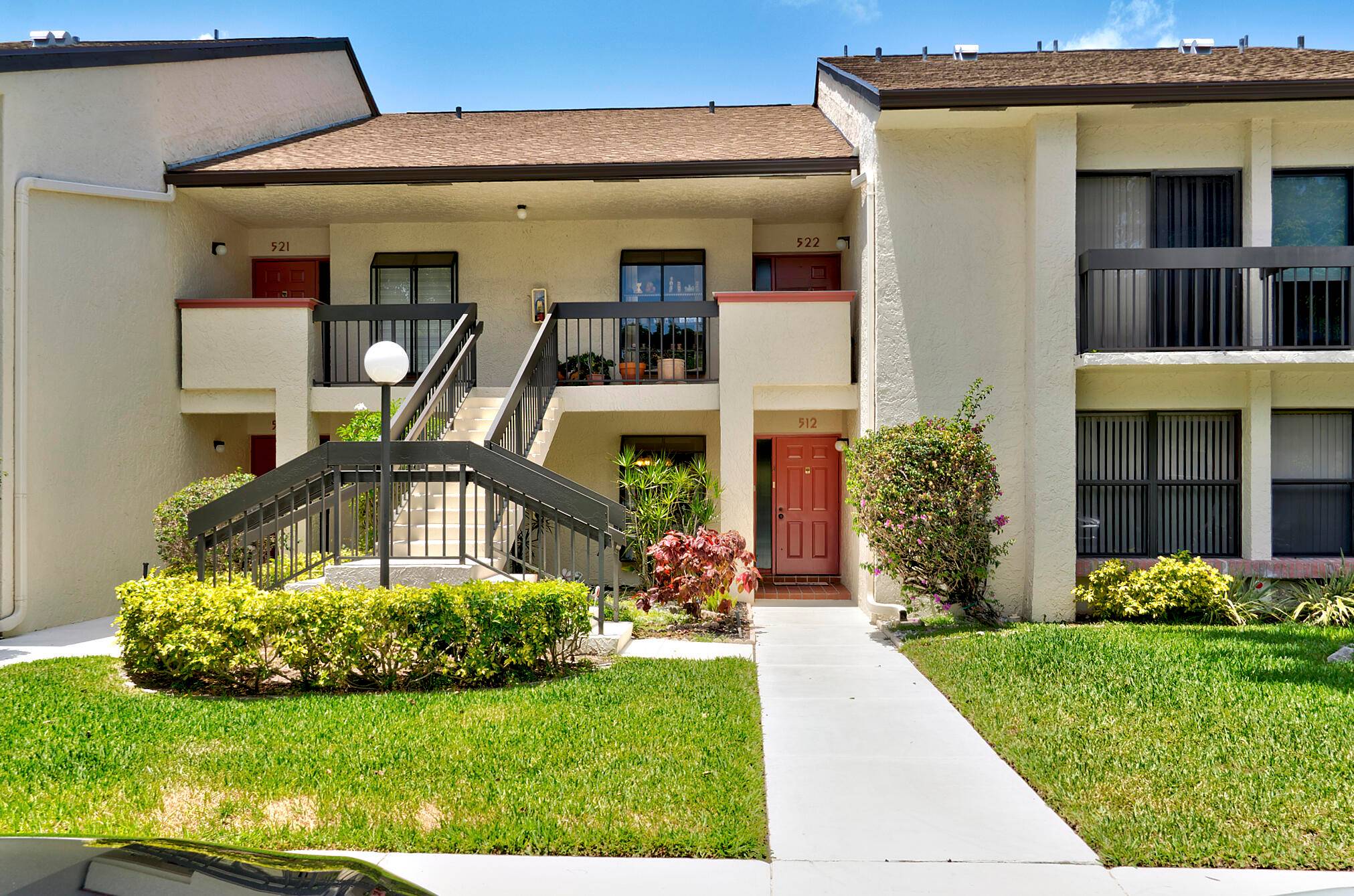 Well Kept, updated 1st floor 2 bdrm 2 bath condo in 55 gated community in prime location.