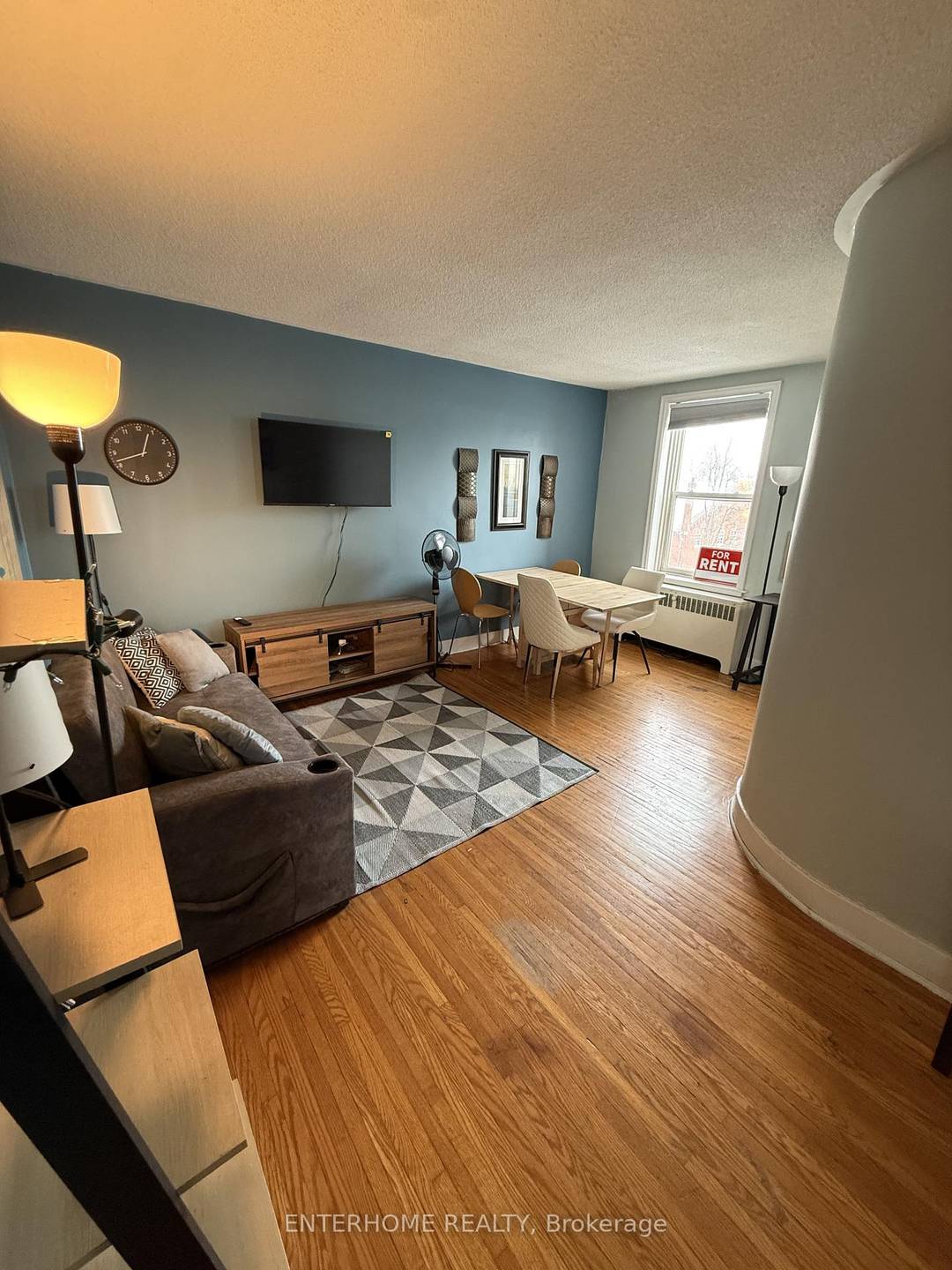 Client RemarksFully furnished 1 bedroom apartment in the heart of Brampton.