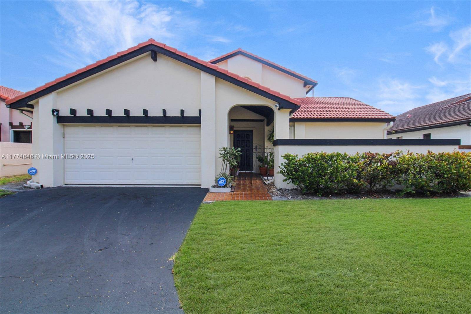 Welcome to your charming single family home in the Moors This spacious residence boasts 4 bedrooms and 2.