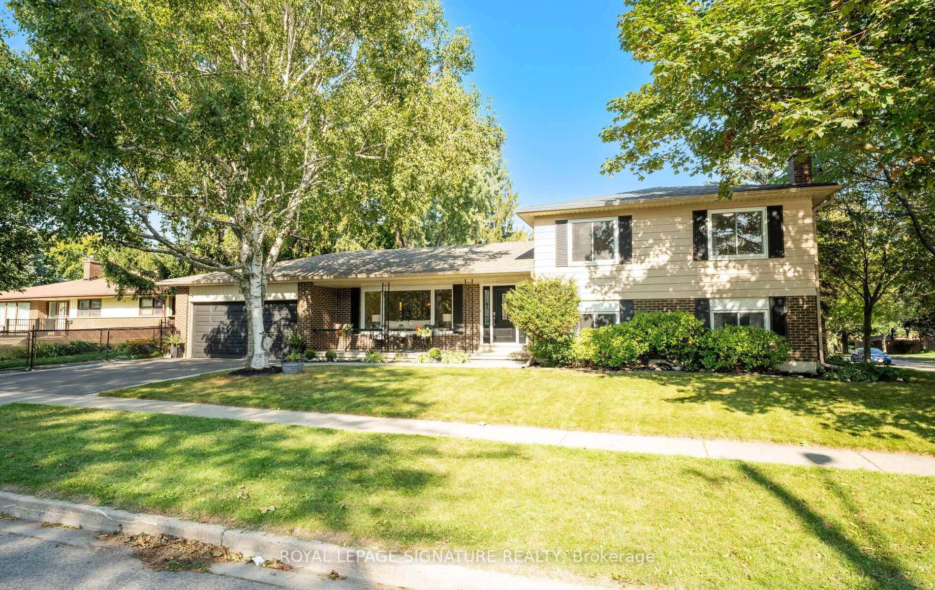Welcome to 55 Bath Gate Dr, a spacious 4 bedroom, 3 bathroom side split offering over 2, 000sq.