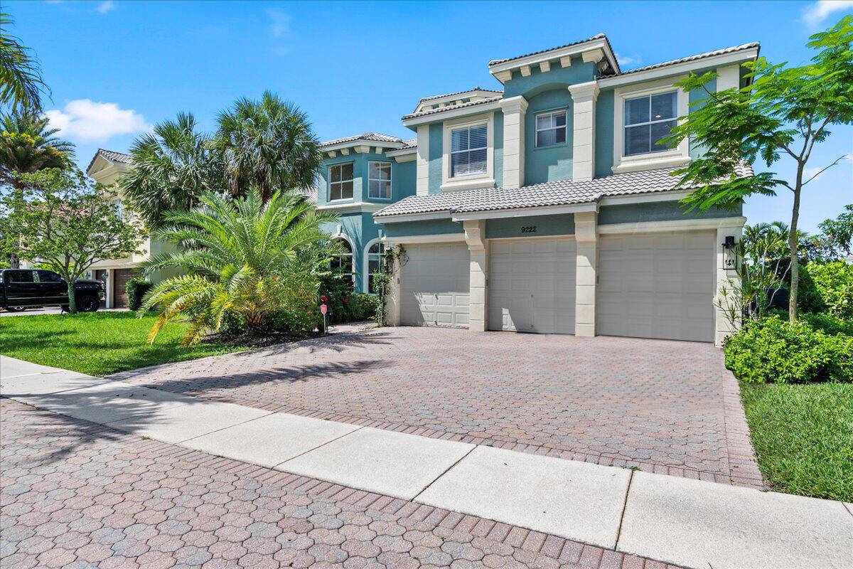 A spectacular fully furnished 5 bedroom 6.