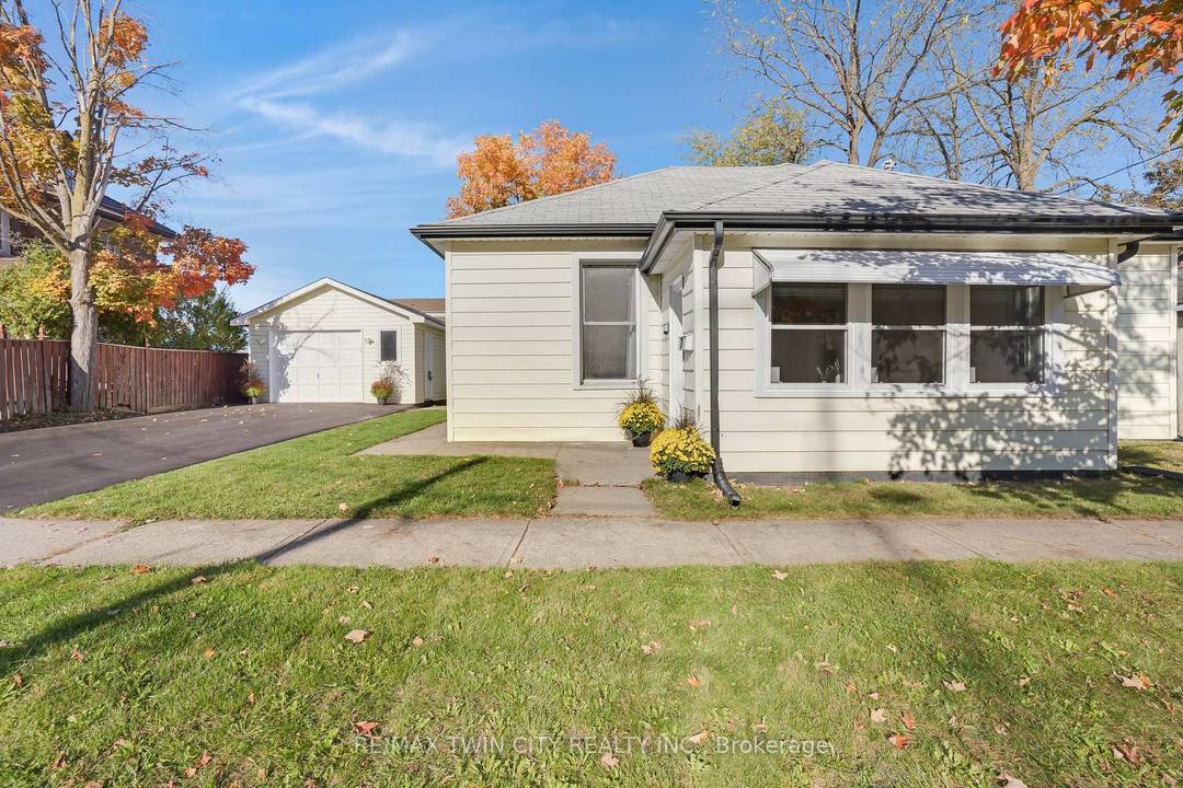 Beautifully Located in Acton !