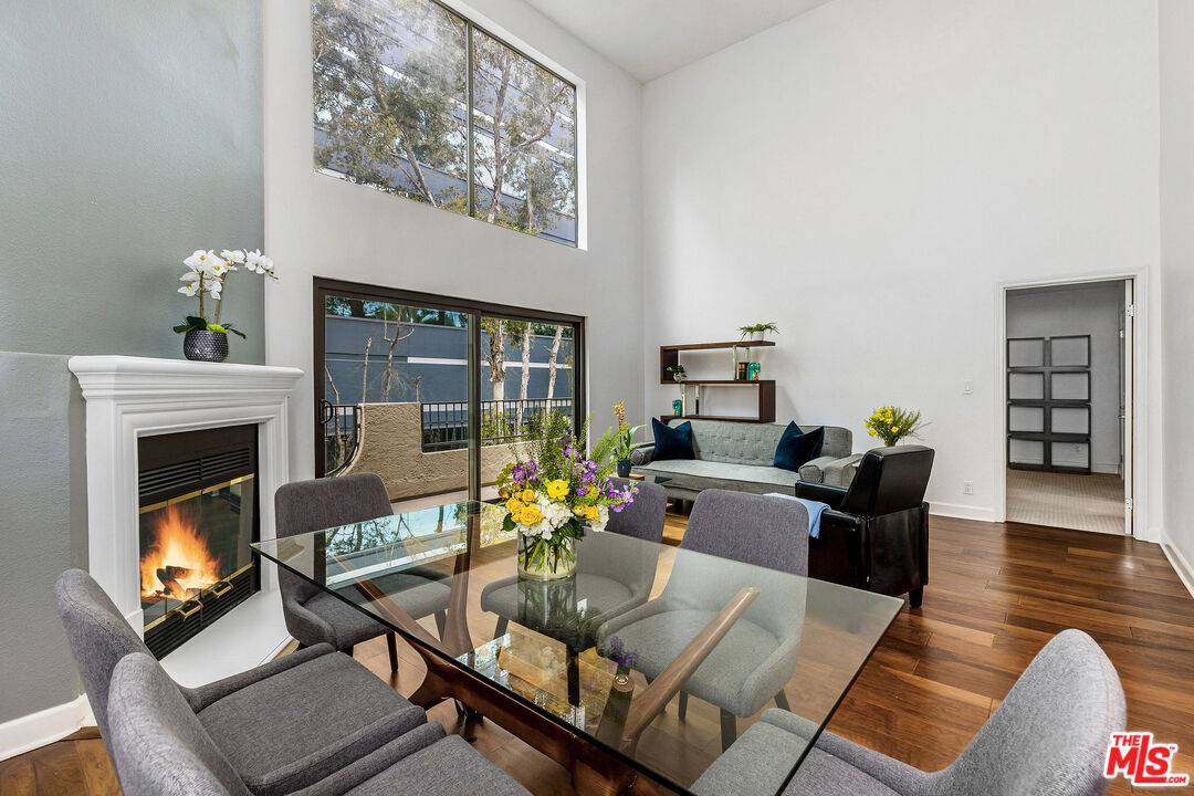 1633 S Bentley Ave 2BR Beverlywood La