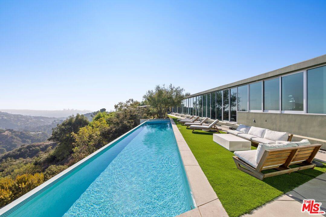 8520 Skyline Dr 5.0 Hollywood Hills East LA