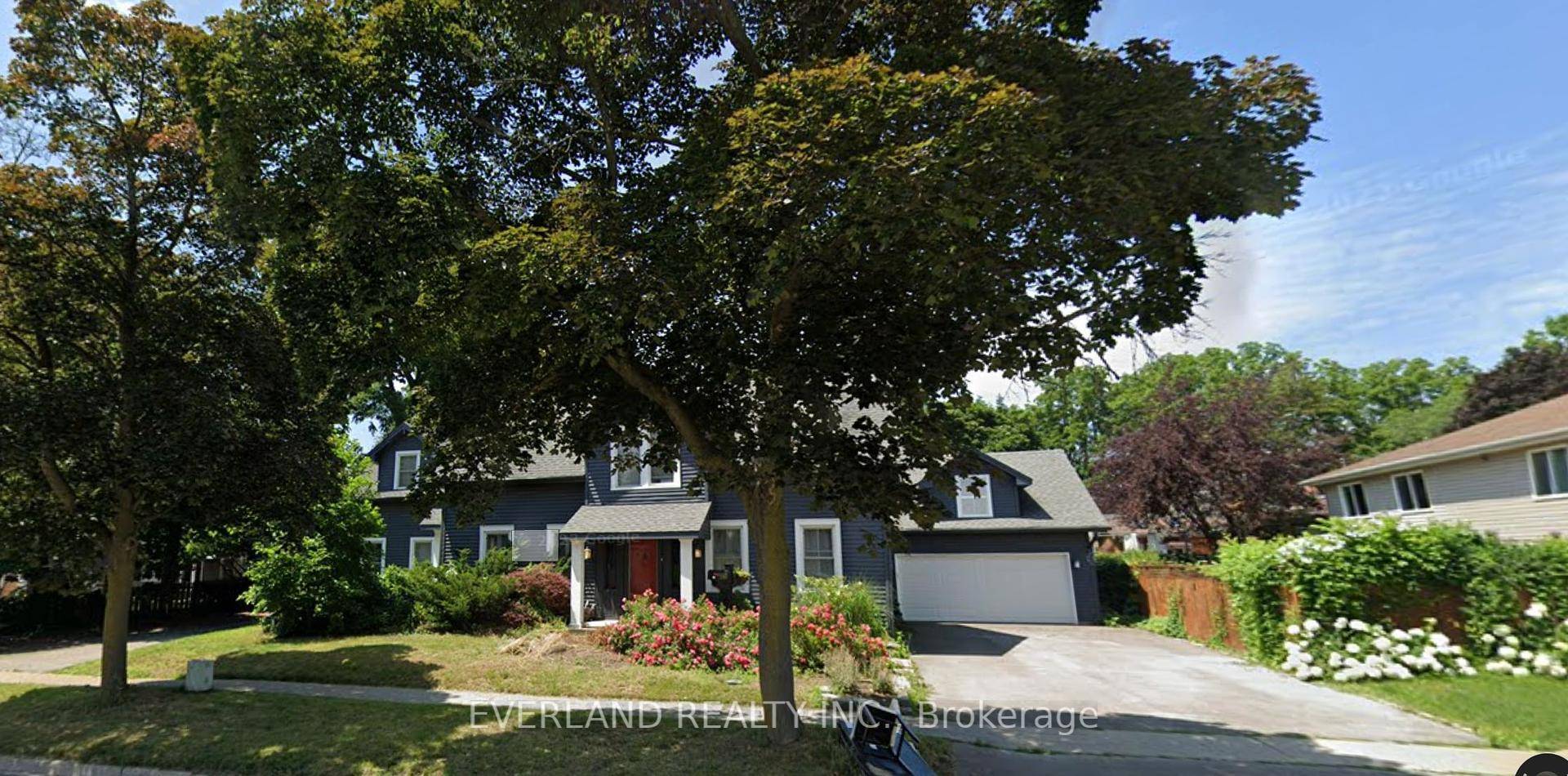 Spacious 4BR 2BA over 2000 SF FURNISHED north wing for lease in a quiet Niagara Falls neighbourhood.