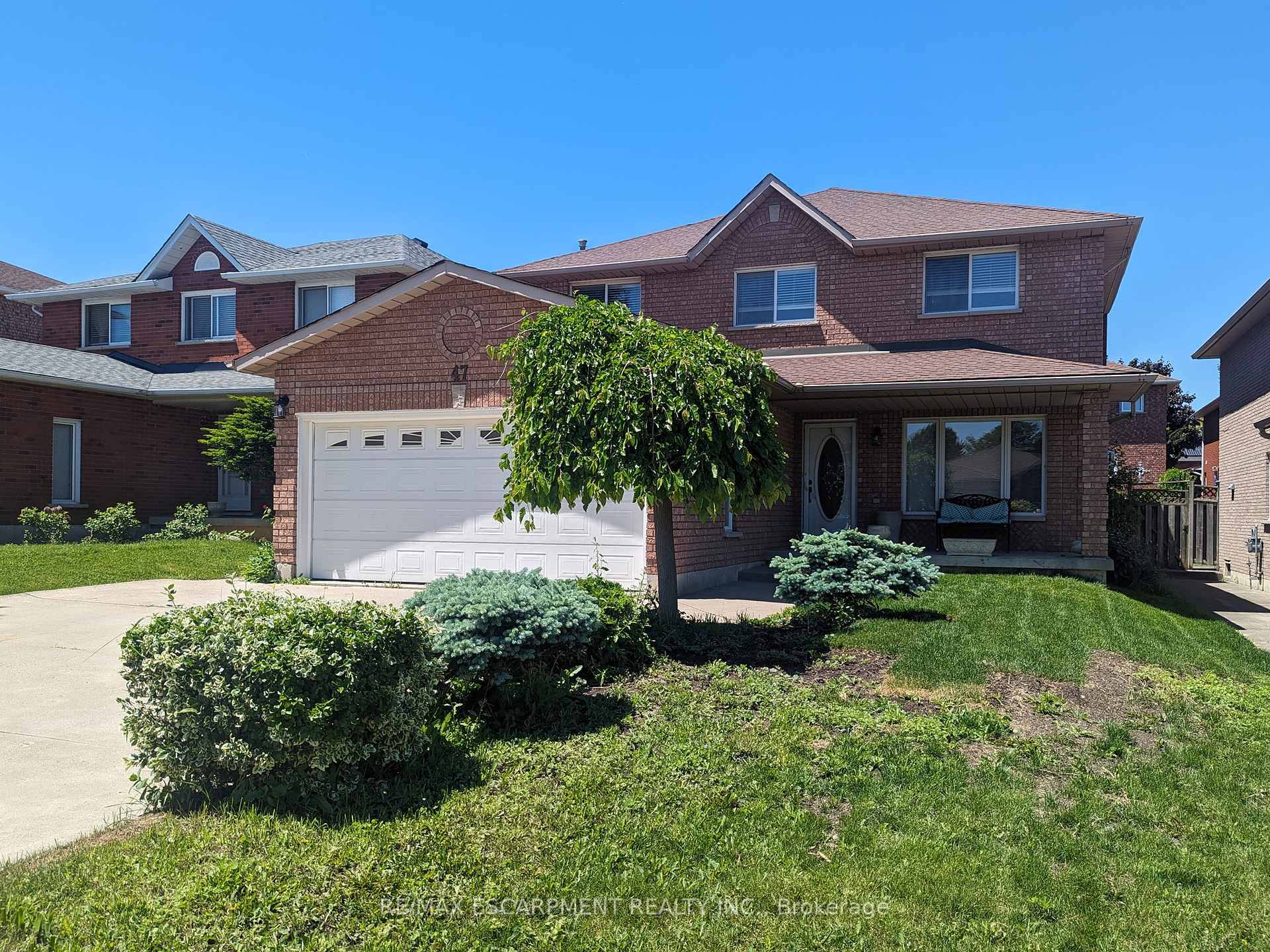 Superb Central Mountain Location, Steps to Elementary Schools, Parks, Library, YMCA, Public Transit.