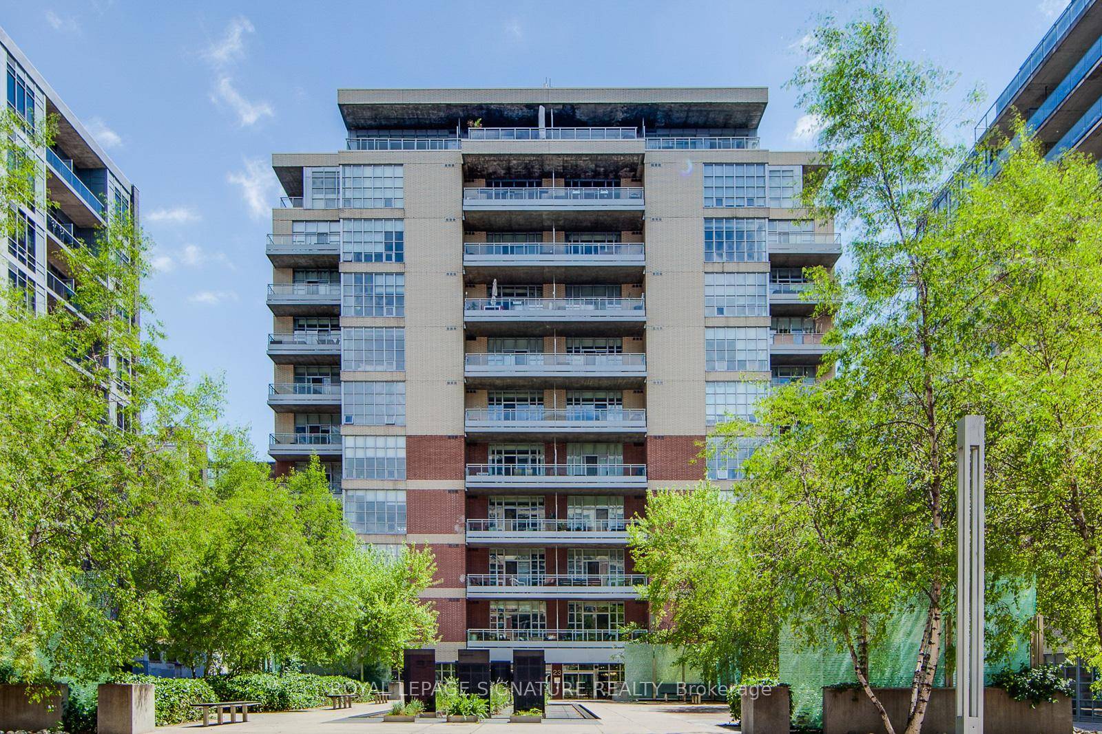 Spacious 1 Den with soaring 10 ceilings, modern finishes, and NW courtyard views.