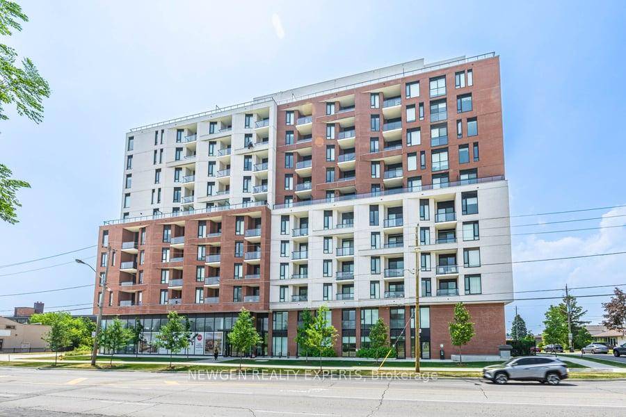 This bright and spacious 2 bedroom, 2 washroom apartment at Keele Street and Downsview Park in Toronto offers the perfect blend of comfort and convenience.