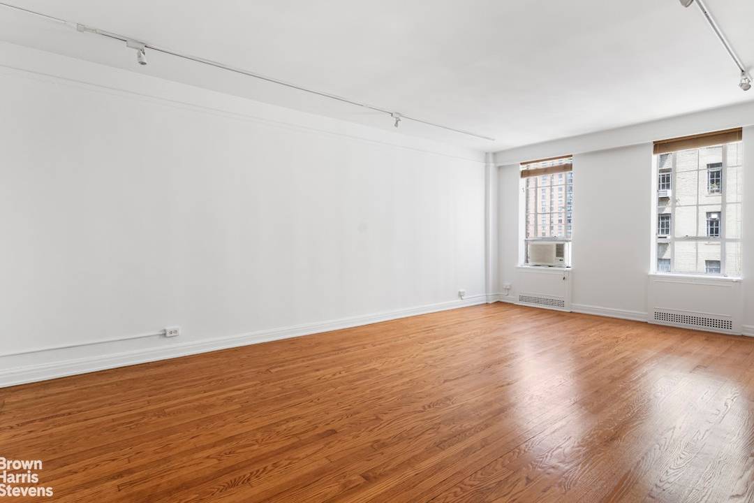 Welcome to this oversized one bedroom pre war residence at The Parc Vendôme Condominium.