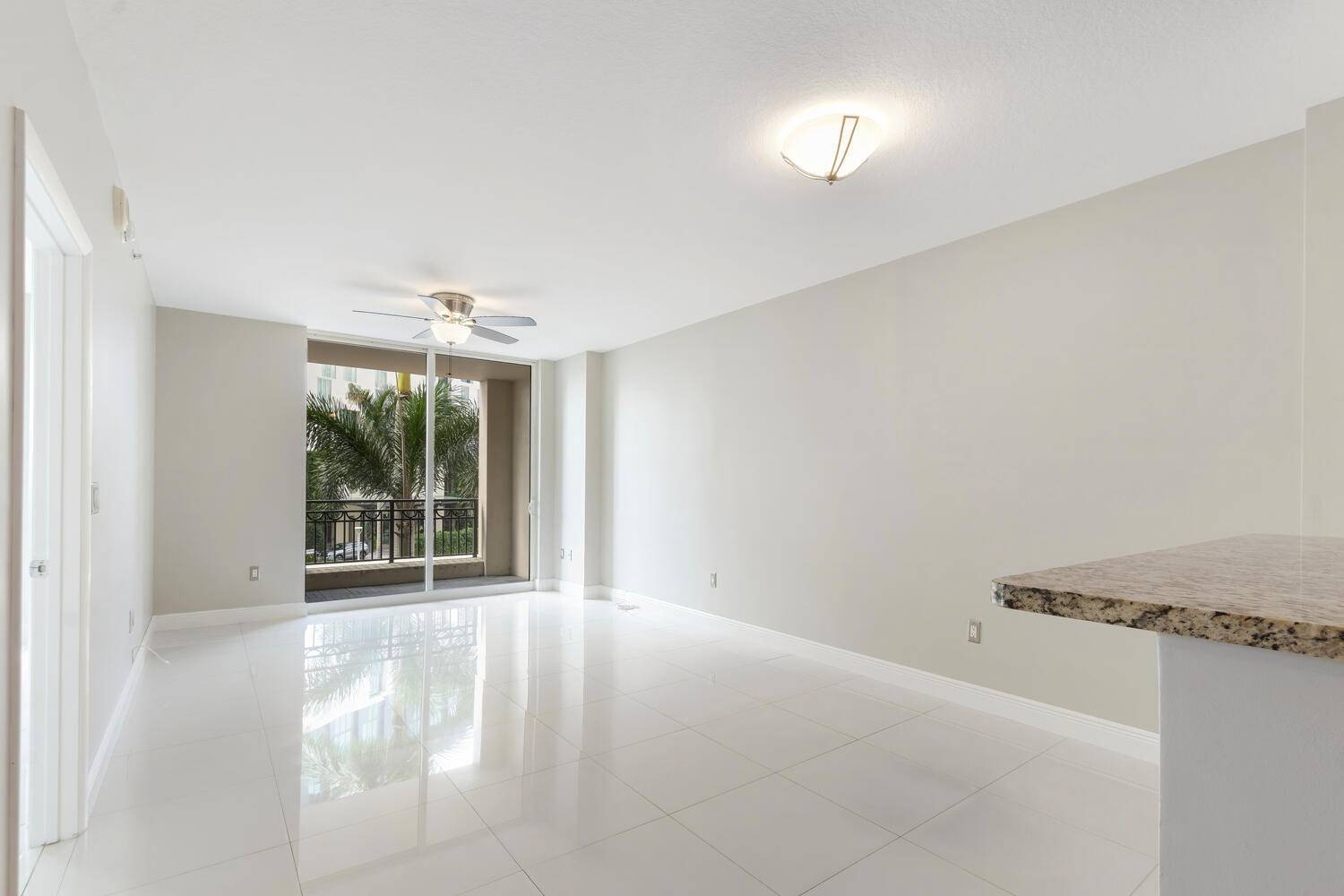 BEST VALUE IN CITYPLACE SOUTH TOWER !