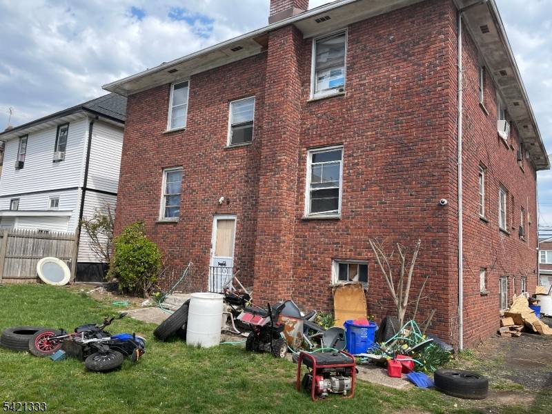 Unit 1 VacantUnit 2 1, 500 Feb 2027Unit 3 1, 325 Feb 2027Unit 4 1, 500 March 2027