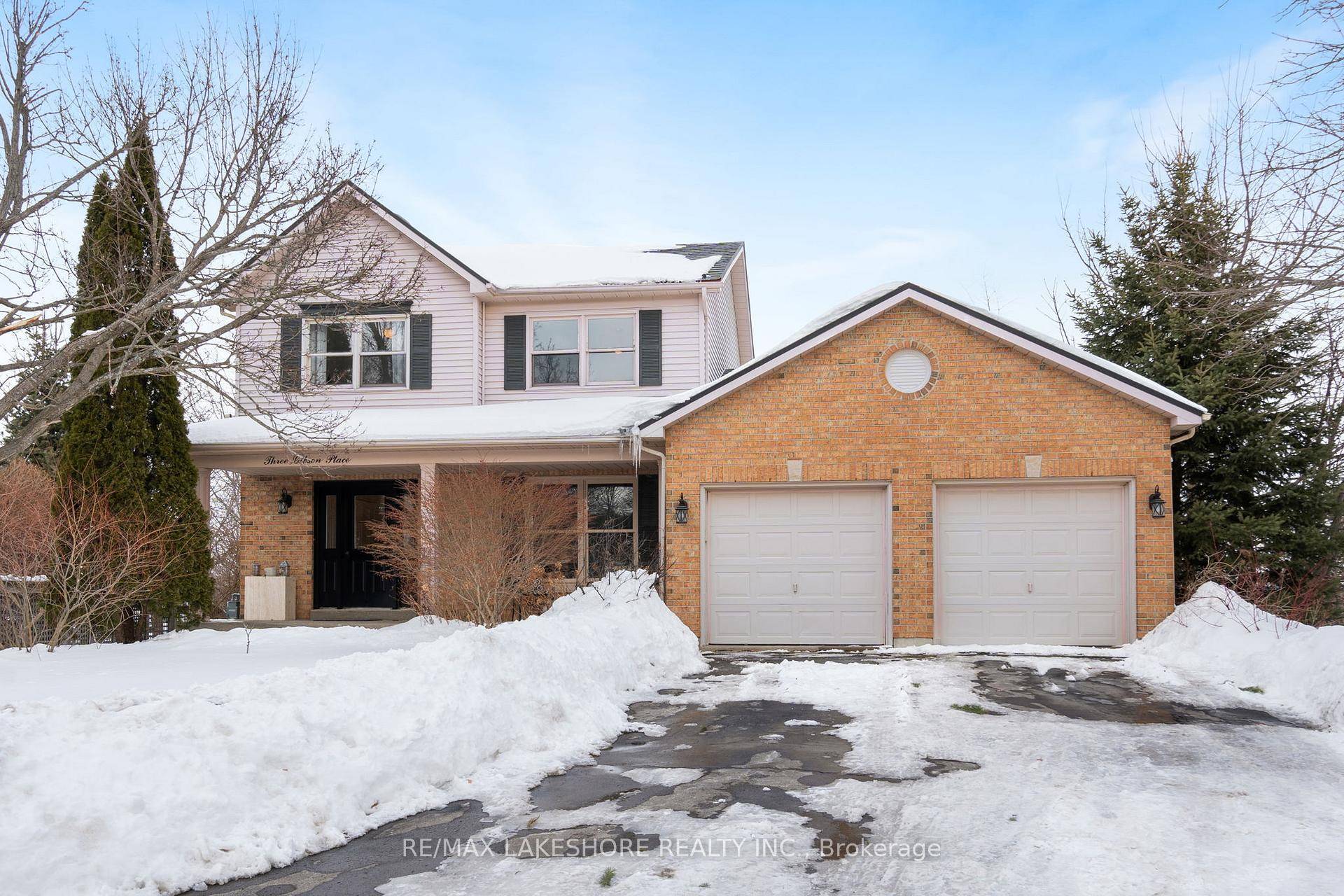 Nestled at the end of a cul de sac in one of Port Hopes most sought after neighborhoods, this stunning 3 1 bedroom home offers space, comfort, and versatility for ...
